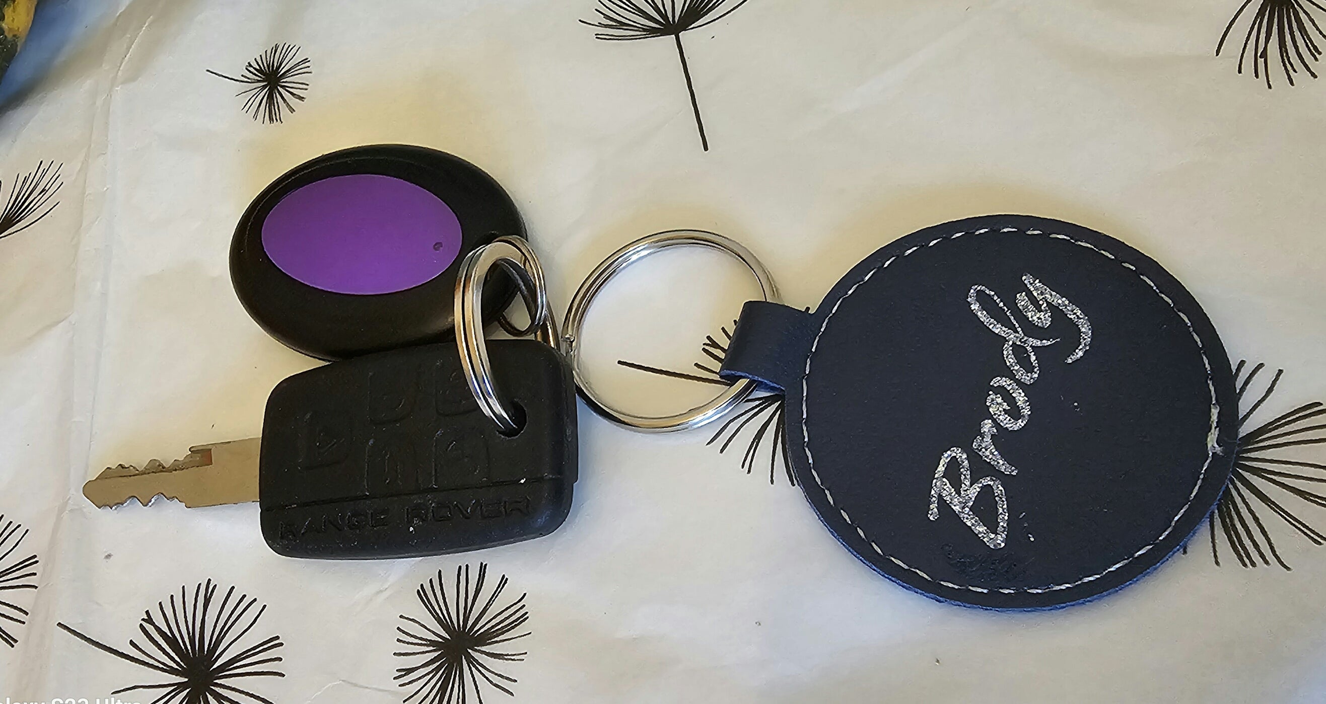 Round leather keyring
