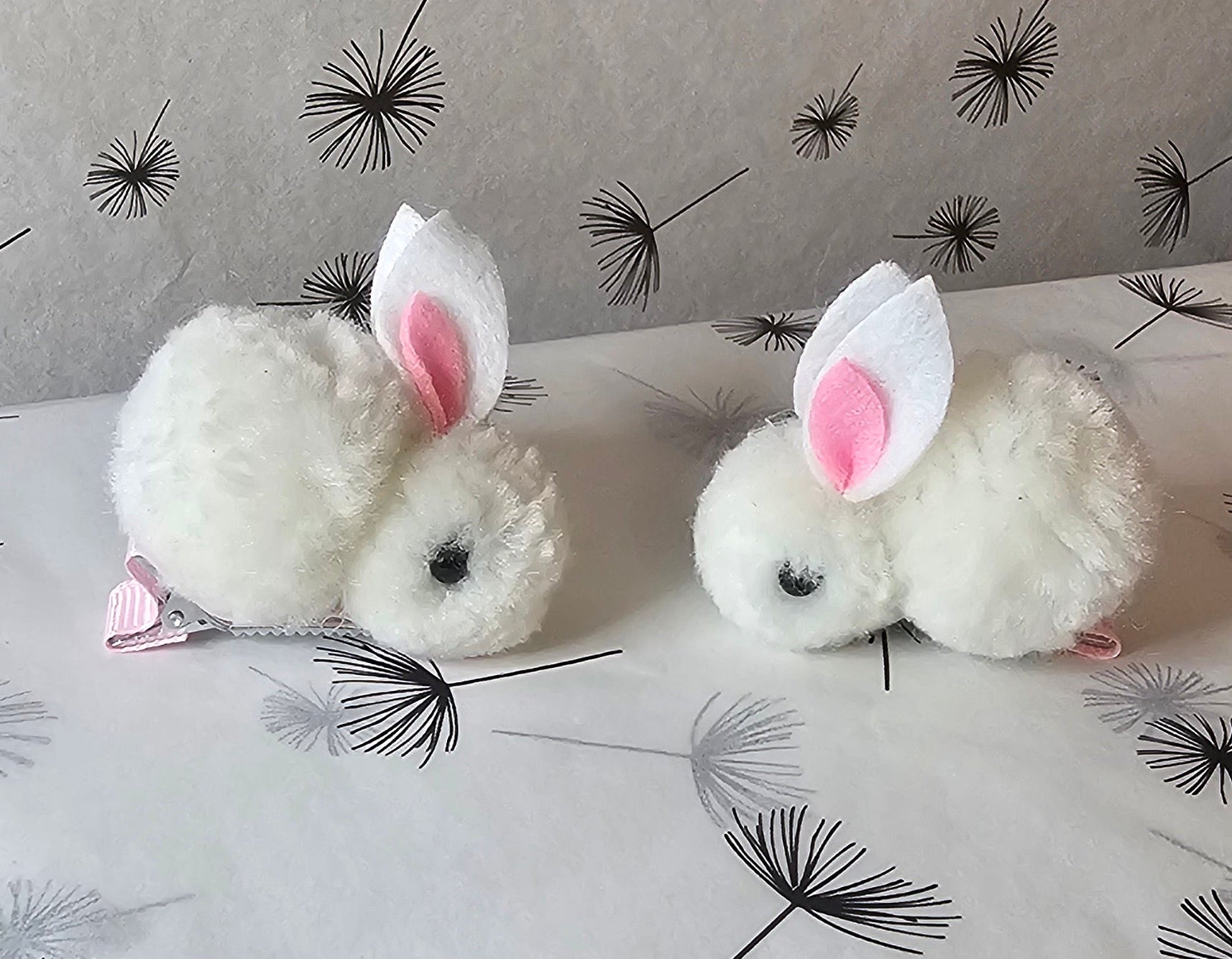 6cm pompom bunny hairclip x1